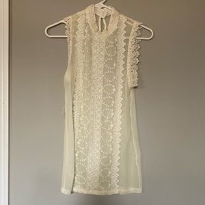 XS Sleeveless lace blouse in cream